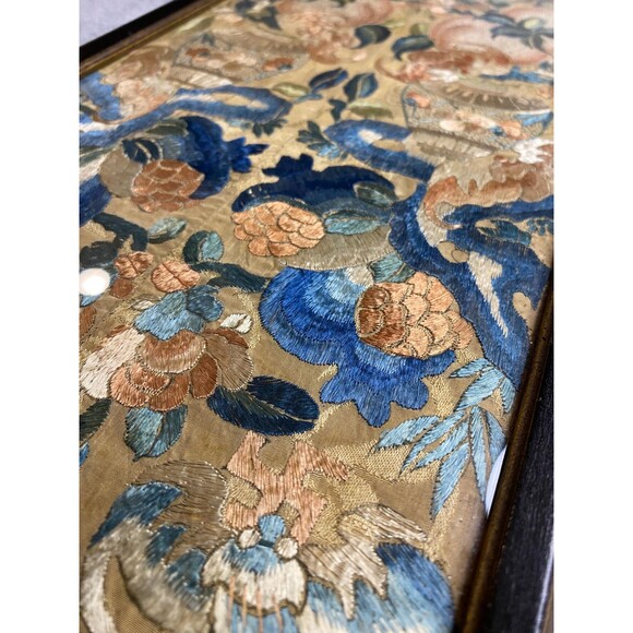 Beautiful 19th Century Chinese Silk on Silk Embroidery Panel - Custom Framed - Picture 5 of 8